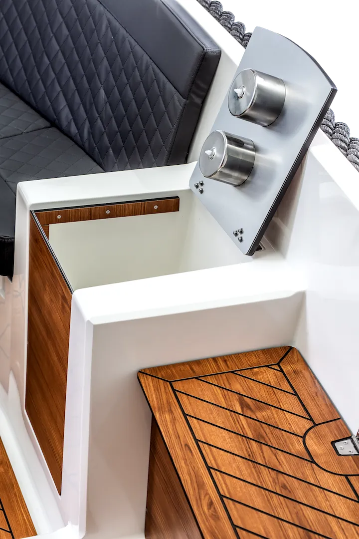 Corsiva 650 Tender – Ansicht 17