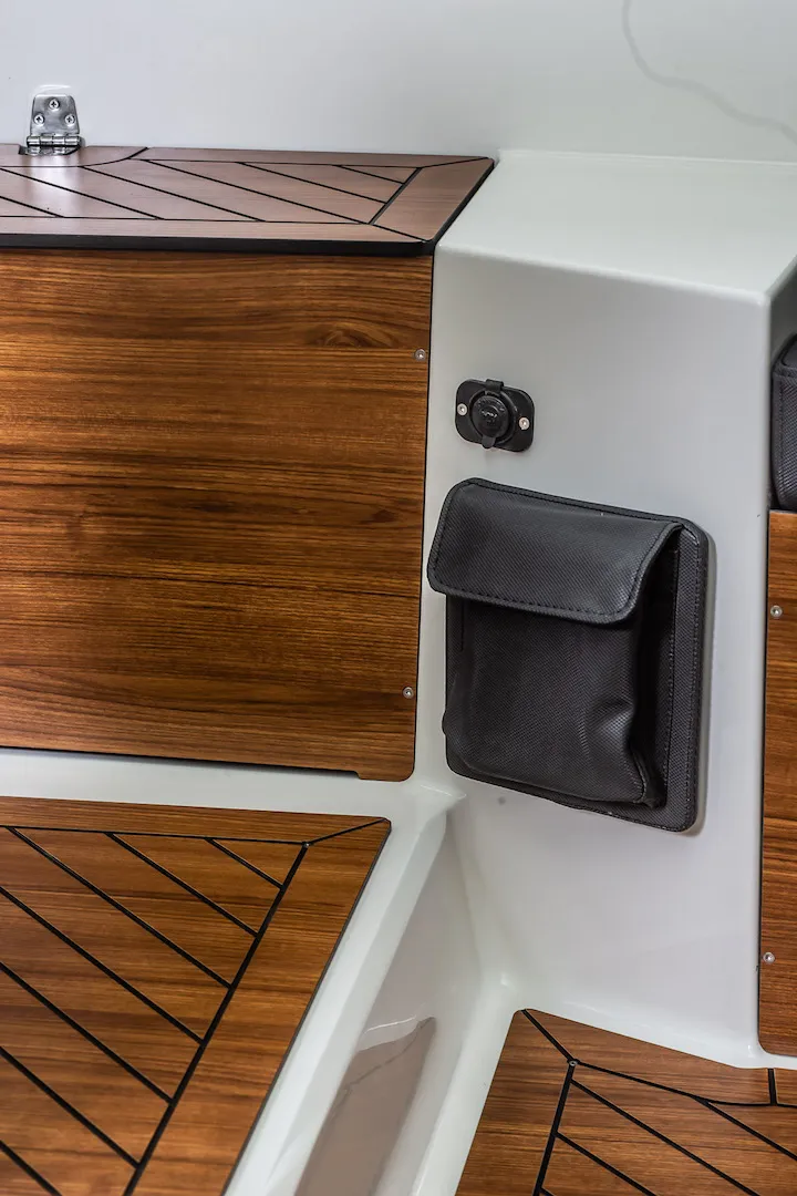 Corsiva 650 Tender – Ansicht 36